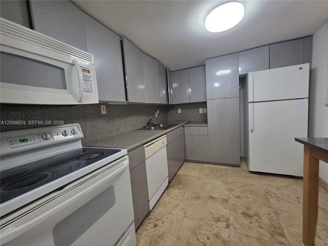 8888 Collins Avenue 306, Surfside, FL 33154