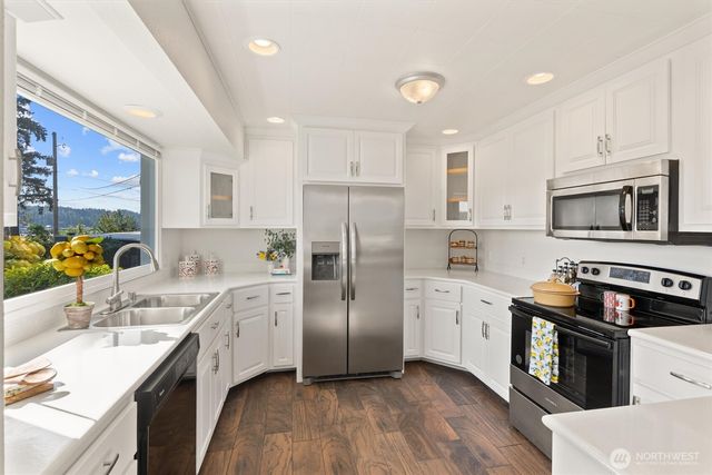 370 NE Gladwin Road, Belfair, WA 98528