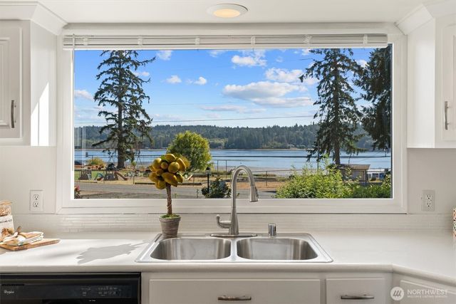 370 NE Gladwin Road, Belfair, WA 98528