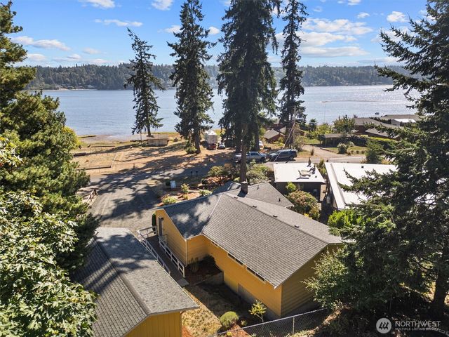 370 NE Gladwin Road, Belfair, WA 98528