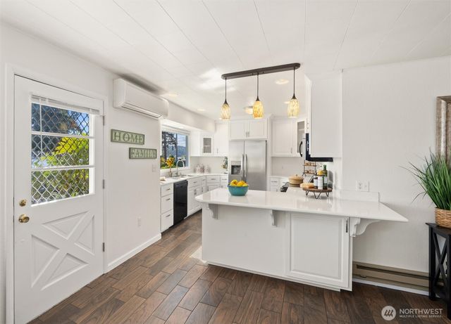 370 NE Gladwin Road, Belfair, WA 98528