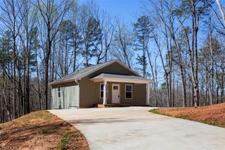 151 Nottingham Drive, Westminster, SC 29693