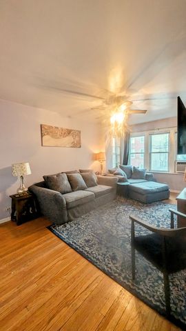 3707 W CULLOM Avenue 1, Chicago, IL 60618