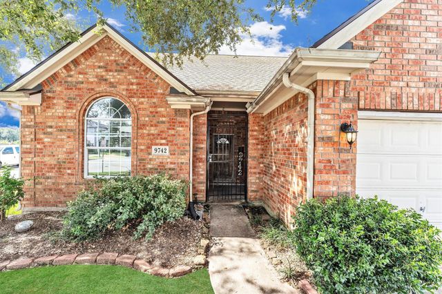9742 E Jennifer Way Drive, Houston, TX 77075