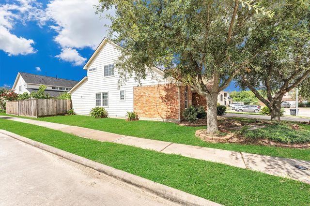 9742 E Jennifer Way Drive, Houston, TX 77075