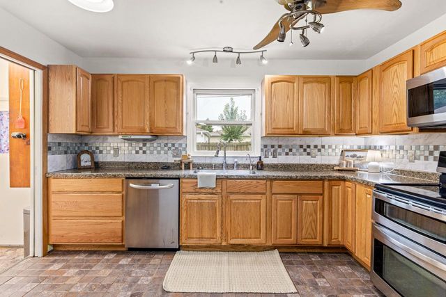1020 Coronada DRIVE, Racine, WI 53402