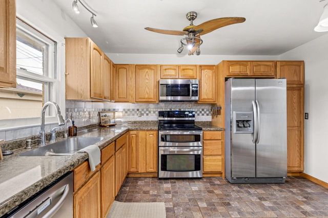 1020 Coronada DRIVE, Racine, WI 53402