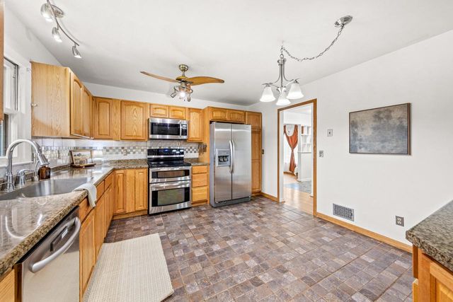 1020 Coronada DRIVE, Racine, WI 53402