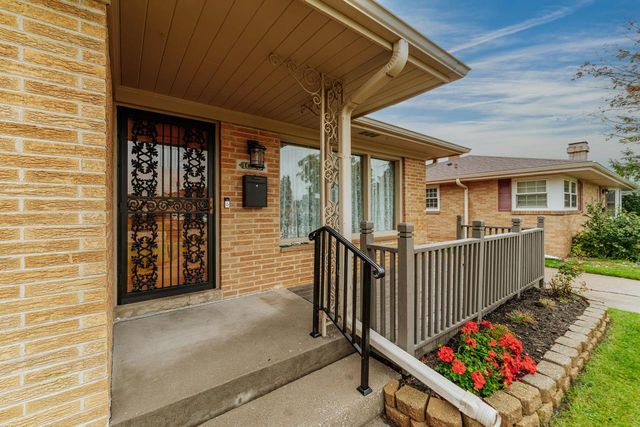 1020 Coronada DRIVE, Racine, WI 53402