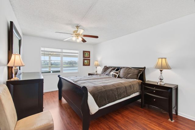 2035 Cornwall B, Boca Raton, FL 33434