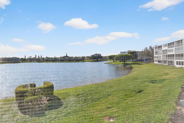 2035 Cornwall B, Boca Raton, FL 33434