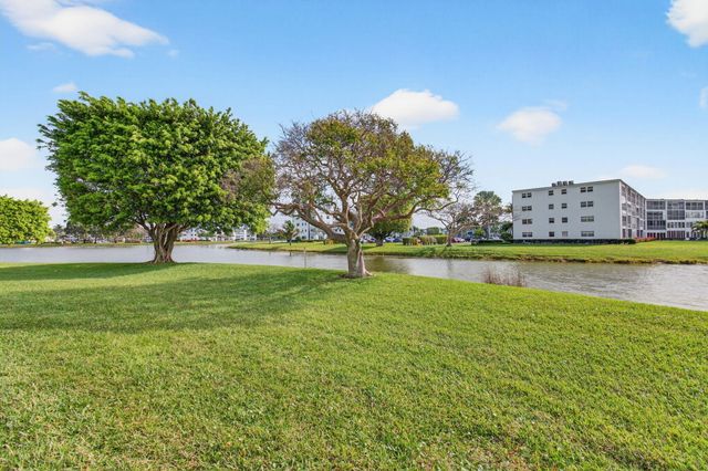 2035 Cornwall B, Boca Raton, FL 33434
