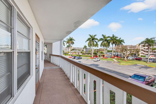 2035 Cornwall B, Boca Raton, FL 33434