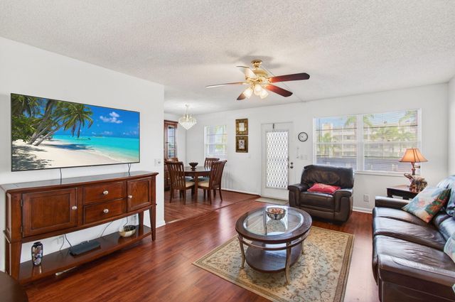 2035 Cornwall B, Boca Raton, FL 33434