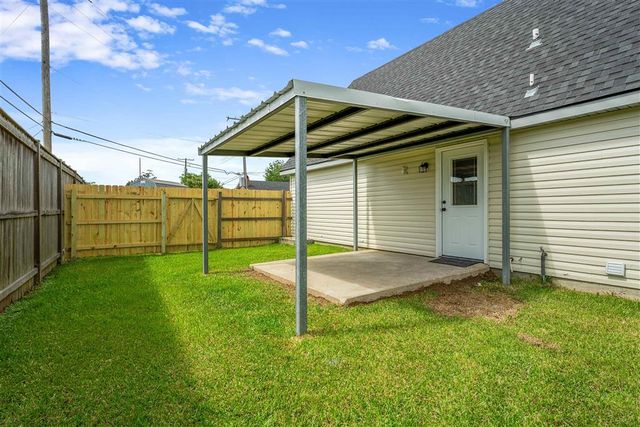 64 W Beech St Street, Sulphur, LA 70663