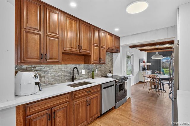 32326 Florence Street, Garden City, MI 48135