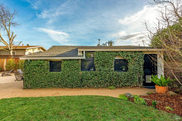 2019 Brown St, Napa, CA 94559