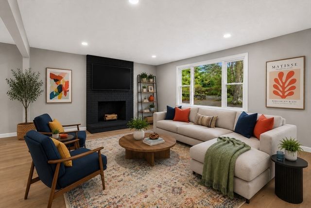 207 Bigelow St, Marlborough, MA 01752