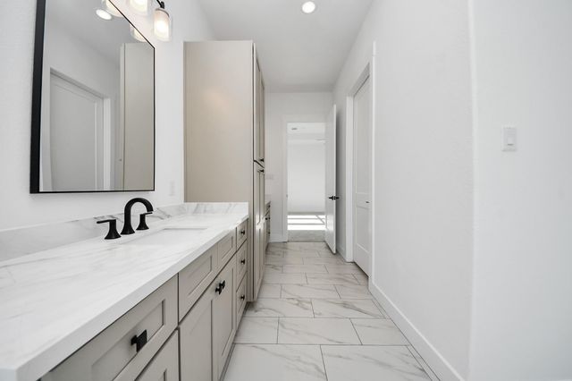 339 Hunter Court, Rosharon, TX 77583