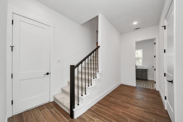 339 Hunter Court, Rosharon, TX 77583