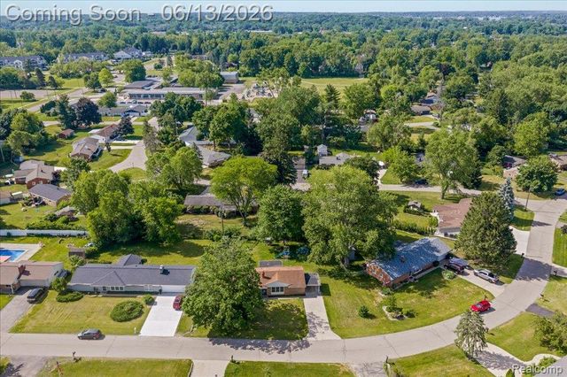 1746 Ashstan Drive, Walled Lake, MI 48390