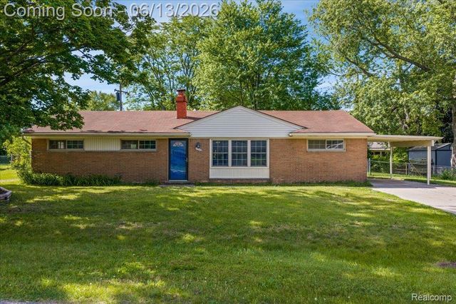 1746 Ashstan Drive, Walled Lake, MI 48390