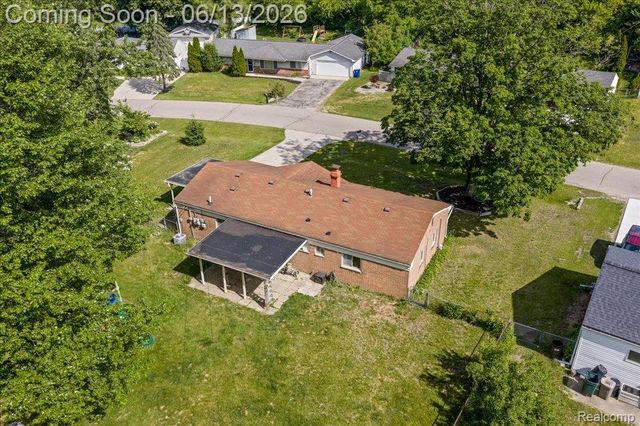 1746 Ashstan Drive, Walled Lake, MI 48390