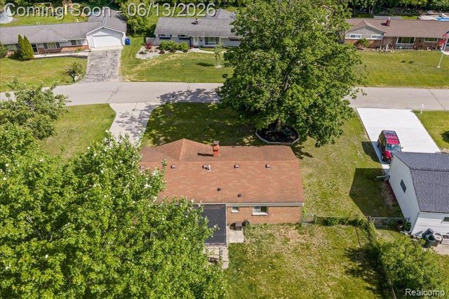 1746 Ashstan Drive, Walled Lake, MI 48390