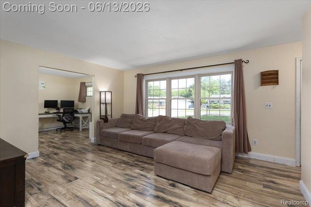 1746 Ashstan Drive, Walled Lake, MI 48390