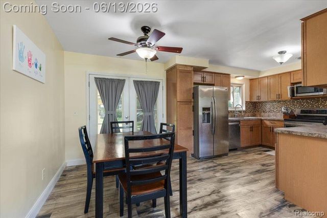 1746 Ashstan Drive, Walled Lake, MI 48390