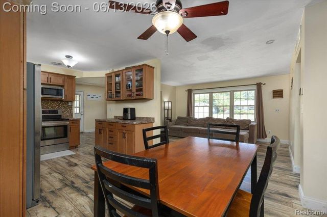 1746 Ashstan Drive, Walled Lake, MI 48390