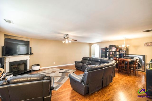 212 Burr Drive, Byron, GA 31008