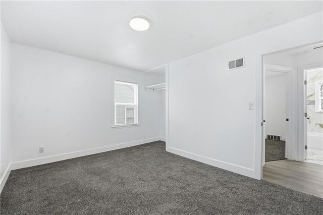 4043 Monroe Avenue, Kansas City, MO 64130