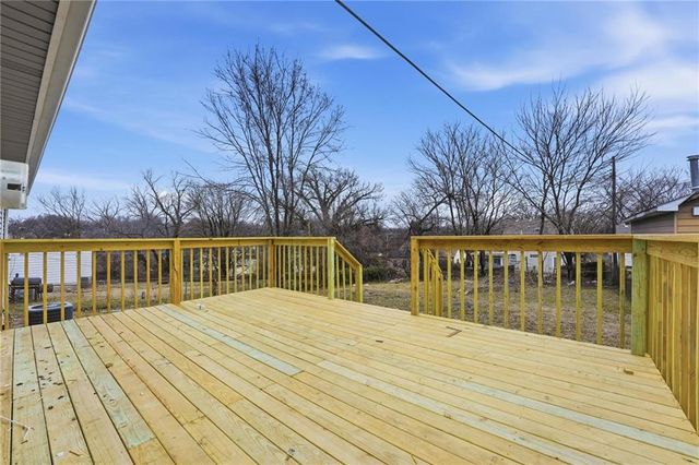 4043 Monroe Avenue, Kansas City, MO 64130