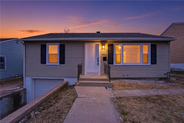 4043 Monroe Avenue, Kansas City, MO 64130