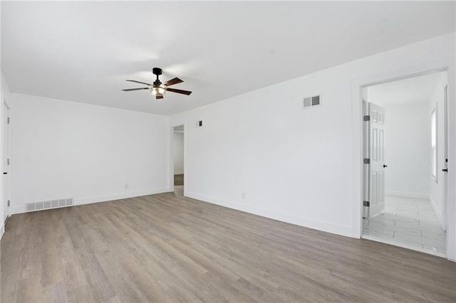 4043 Monroe Avenue, Kansas City, MO 64130