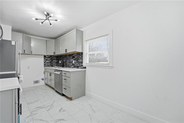 4043 Monroe Avenue, Kansas City, MO 64130