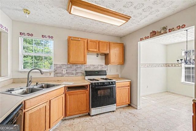 7115 Hillcrest Chase Drive SW, Austell, GA 30168