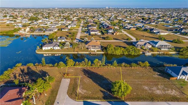 1111 NW 3rd PL, Cape Coral, FL 33993