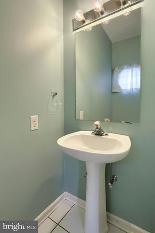 1049 WOODED POND DR, Harrisburg, PA 17111