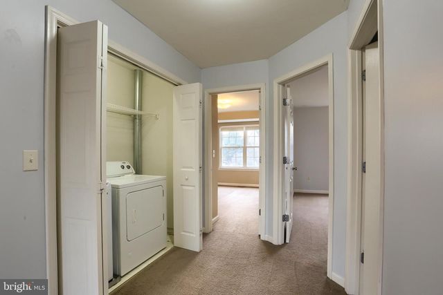 1049 WOODED POND DR, Harrisburg, PA 17111