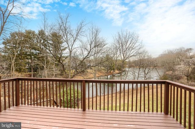 1049 WOODED POND DR, Harrisburg, PA 17111