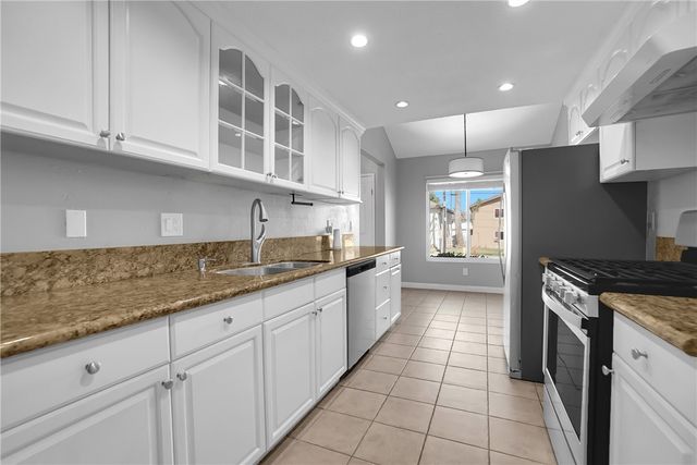 2956 Haddonfield, Fullerton, CA 92831