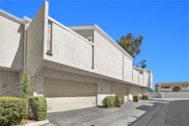 2956 Haddonfield, Fullerton, CA 92831