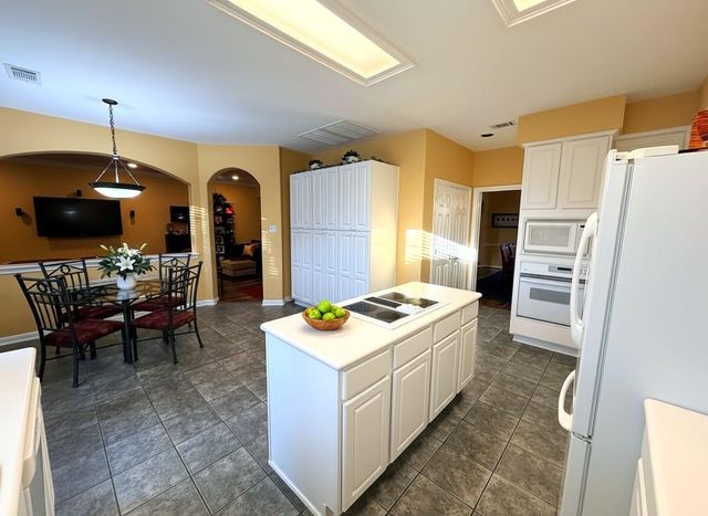 1111 Mulberry Lane, Bellaire, TX 77401