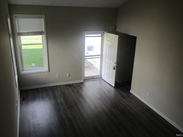 812 Apple Hill Way, Angola, IN 46703