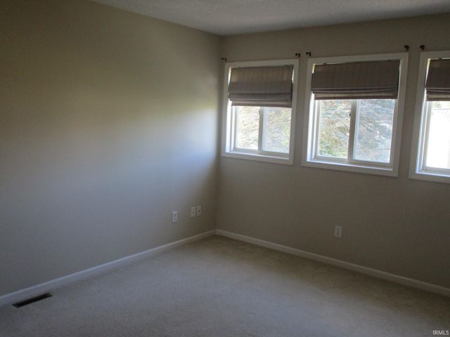 812 Apple Hill Way, Angola, IN 46703