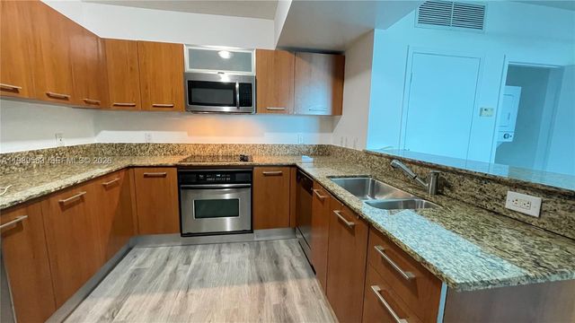 9055 SW 73rd Ct 1201, Miami, FL 33156