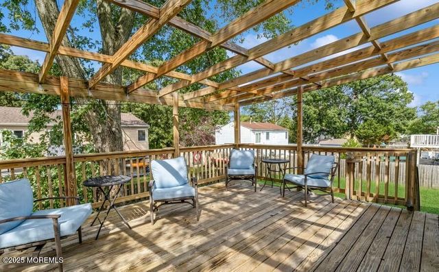 24 Layton Avenue, Pine Beach, NJ 08741