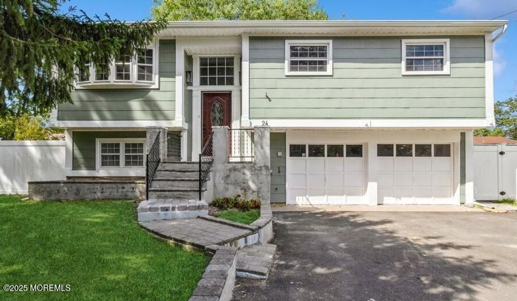 24 Layton Avenue, Pine Beach, NJ 08741